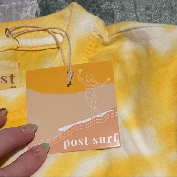 NWT Yellow Tie-Dye T-Shirt with 'GOLDEN' Embroidery Size S - Picture 4 of 7